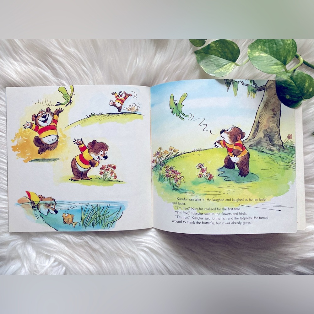 Vintage 80s Book Kissyfur and His Dad Collectible NBC TV Special Scholastic Book - Picture 7 of 7